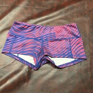 Like new FLEO low rise contour shorts. Size medium.